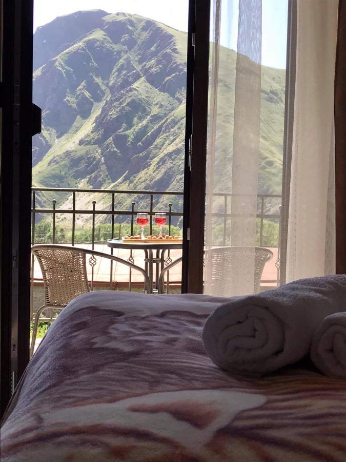 Crystal Kazbegi Stepantsminda Exterior foto